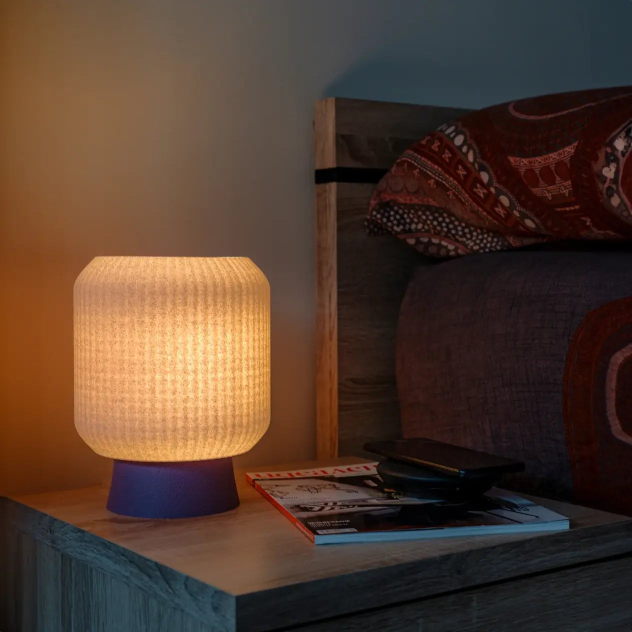 Lucash Tischlampe – Originale Nachttisch-/Nacht-/Schreibtischlampe