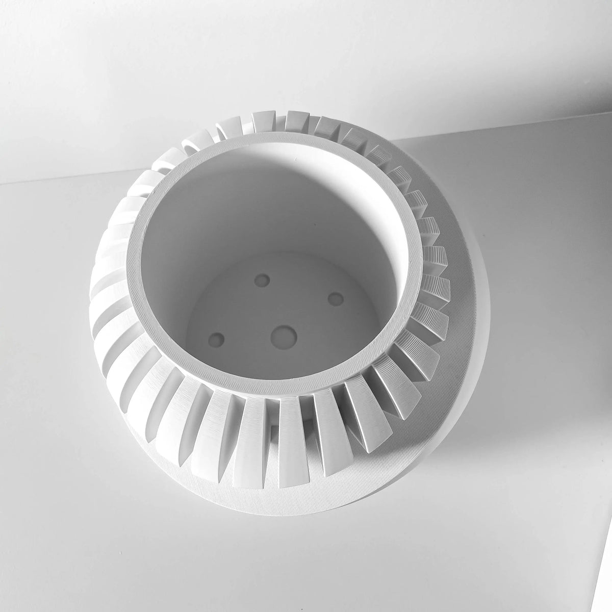 Luxar Planter Pot: Sleek 3D Printed Modern Design for Stylish Indoor Gardening