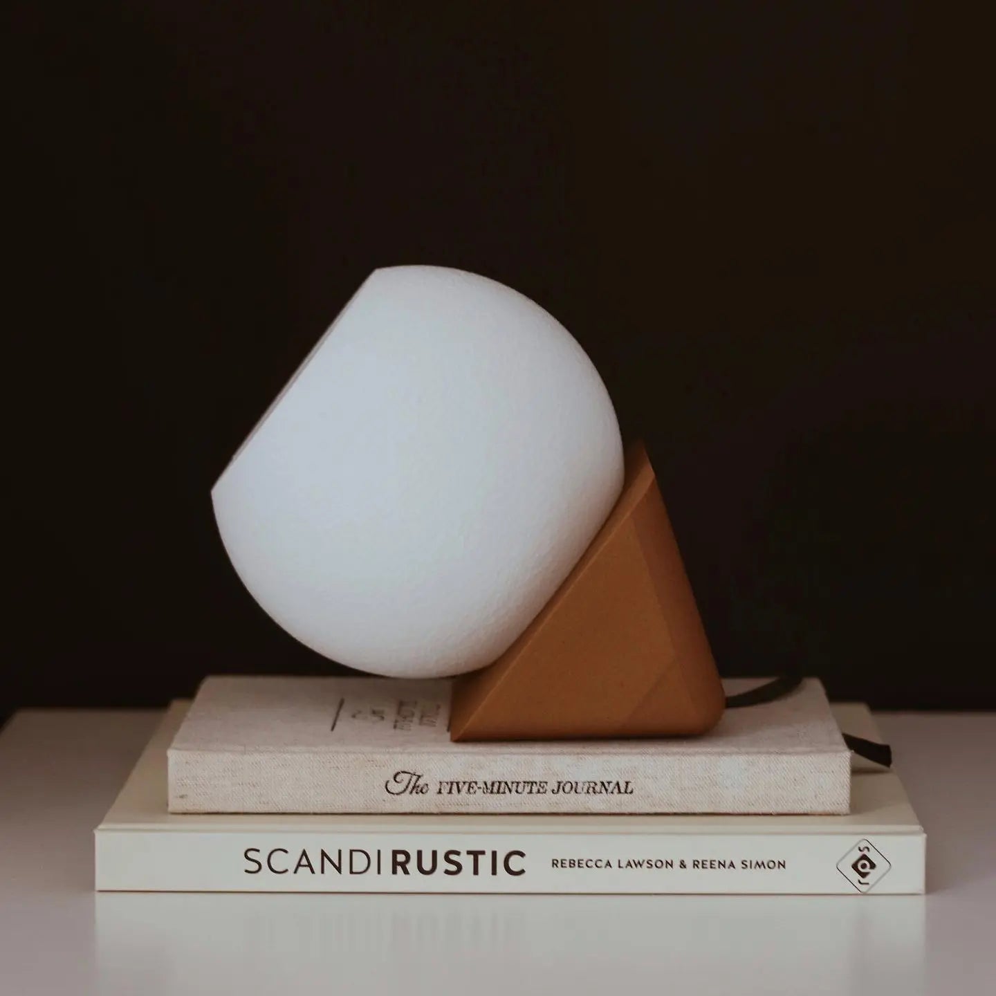 Minimalist Scandic Table Lamp - Unique Modern Design